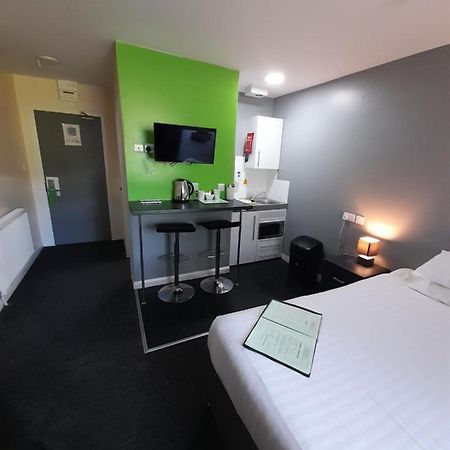 Lymedale Suites Studios & Aparthotel In Newcastle Under Lyme & Stoke Экстерьер фото